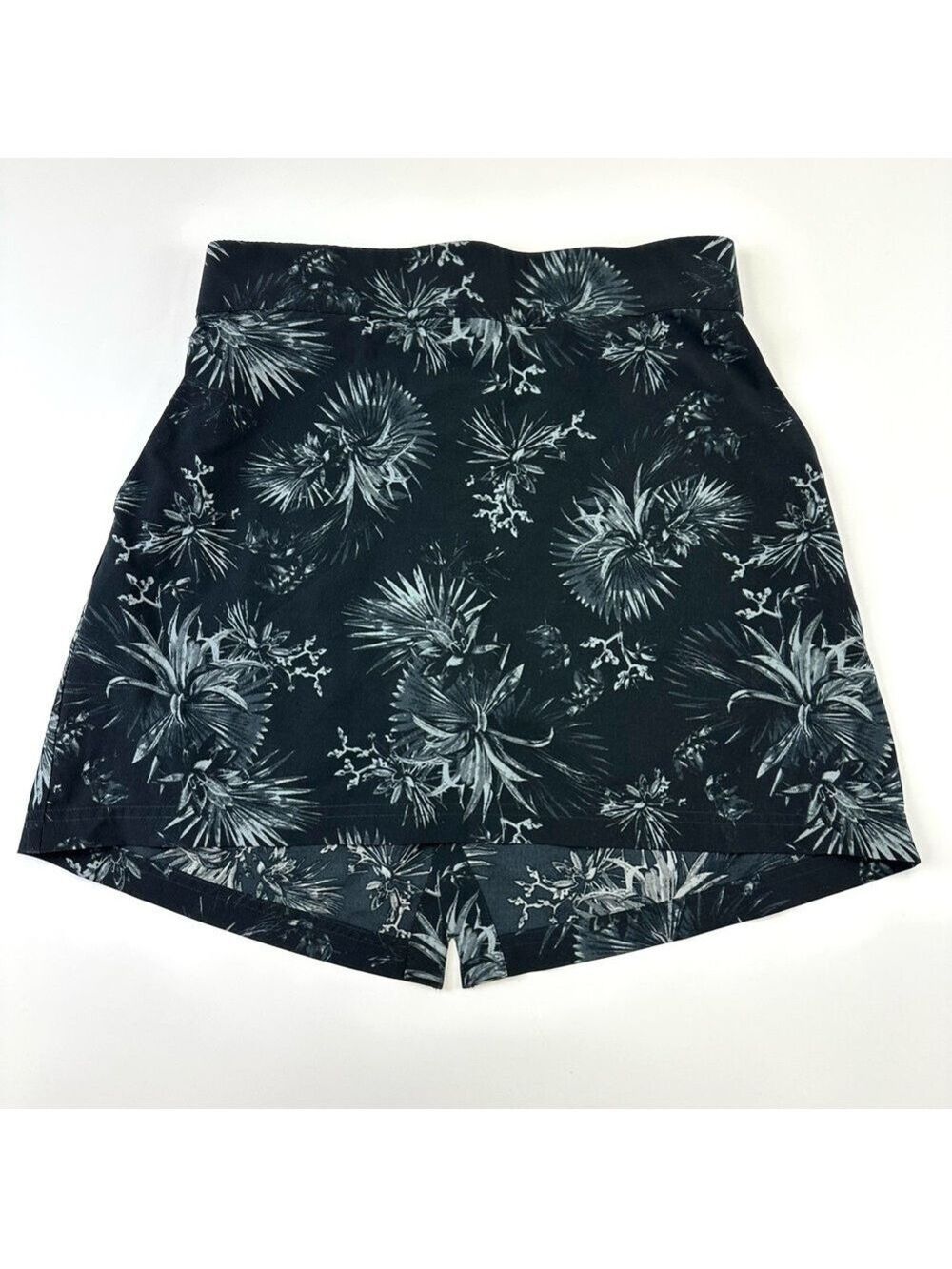 Fig Clothing Nix Skort Small Black Mirage tropical leaf pattern Small Stretch